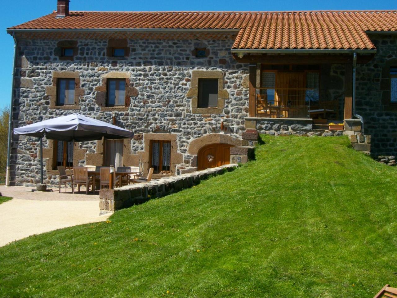 Saint-Privat-dʼAllier Le Clos Des Pierres Rouges מראה חיצוני תמונה